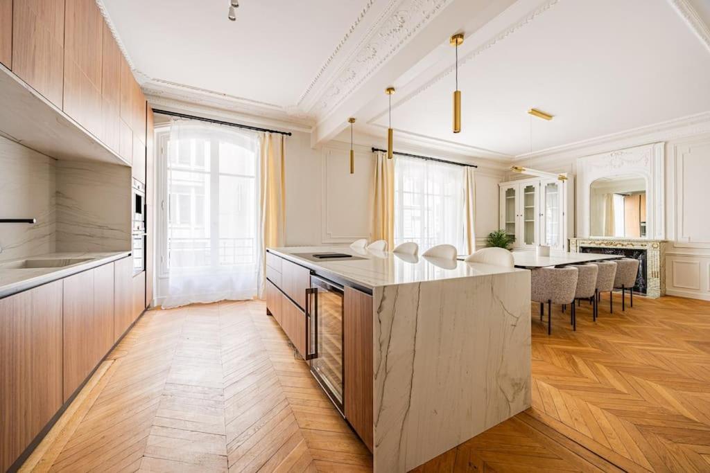 Amazing # 5bedrooms #paris 16 #trocadero Appartement *